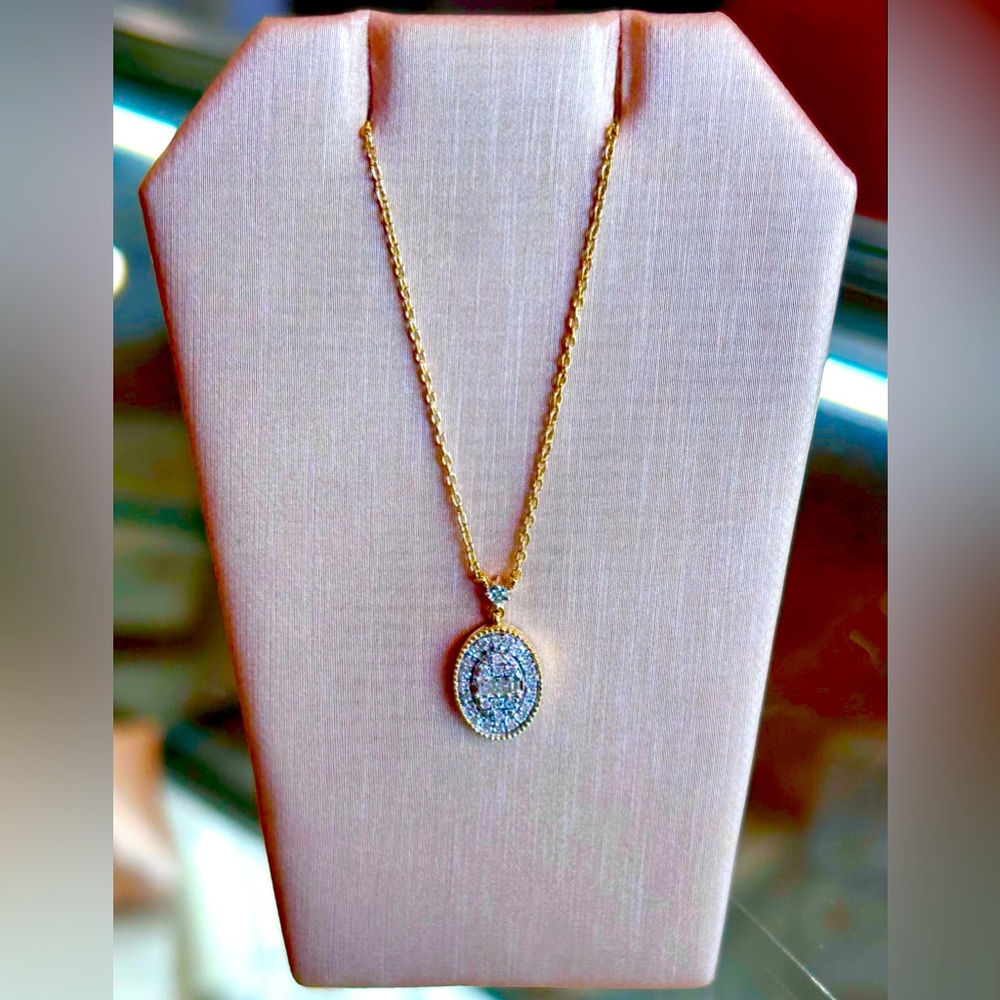 10K Solid Gold Oval Diamond Necklace.Natural Diamonds.10k Y/G 18”  1/5 tcw.